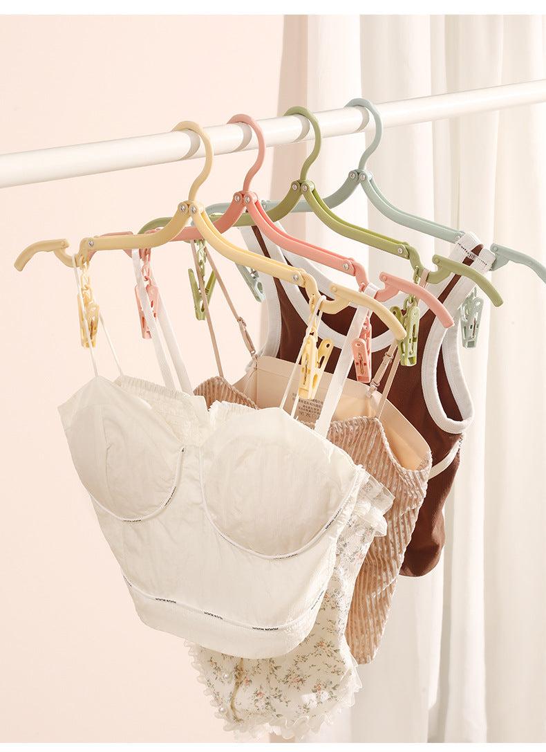 Durable plastic clothes hanger close-up image 4
